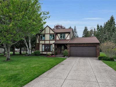 17 Old Schoolhouse Rd