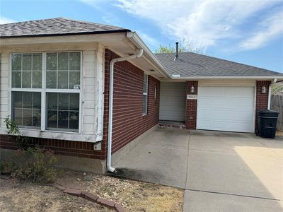 Property at 1032 Cambridge Ct, Moore, OK
