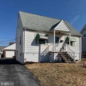 1607 Leslie Rd