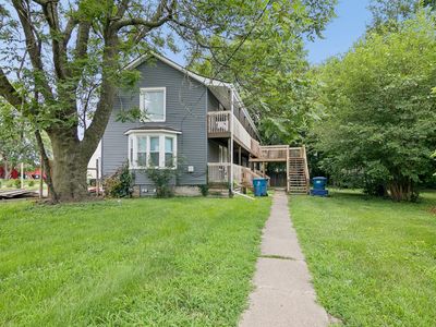 220 1/2 S Entrance Ave