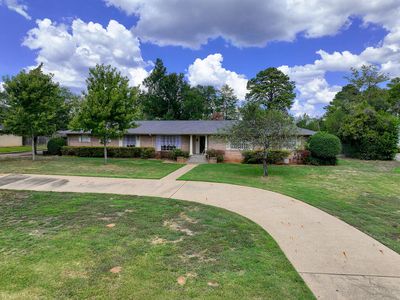 1011 Hilltop Dr