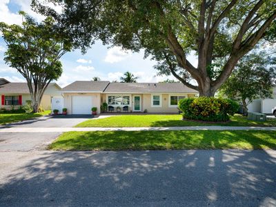 9825 Spanish Isles Drive