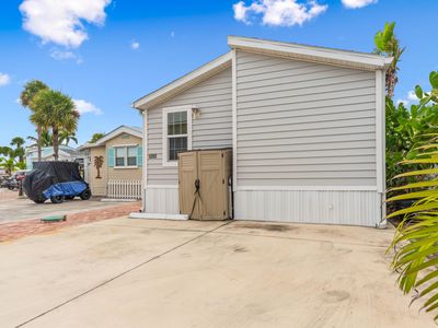 1080 Nettles Boulevard