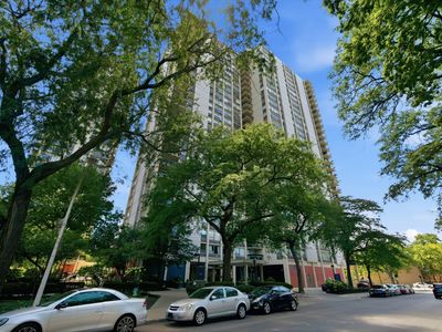 1360 N Sandburg Ter APT 2104C