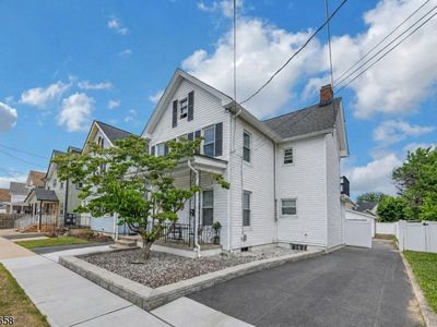 27 Thomas St