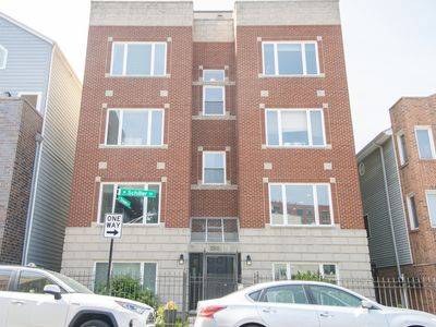 323 W Schiller St #1W