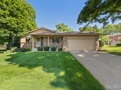 Property at 2121 Dewberry Dr NE, Grand Rapids, MI