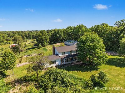 5685 Eleven Mile Rd NE