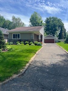 3929 Fordham Dr NE