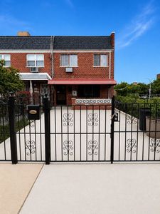 789 Autumn Ave