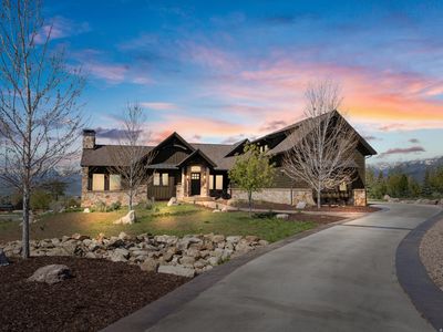 1075 N Oquirrh Dr