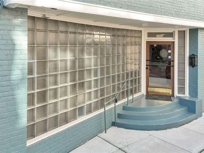 422 Notre Dame St #1