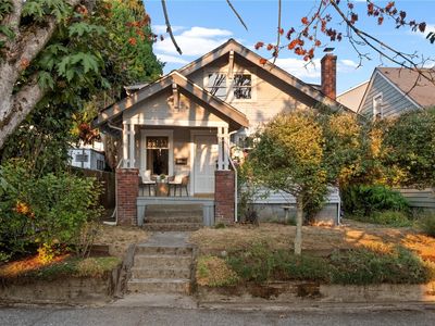 631 N Steele Street