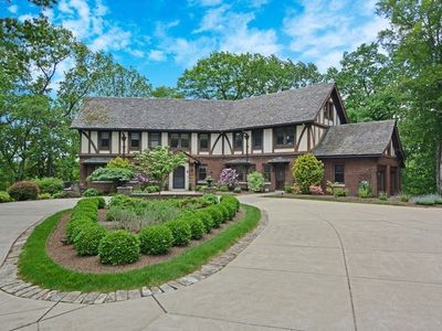 918 W Waldheim Rd