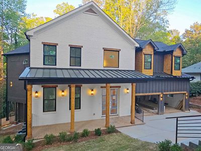 132 Lakeshore Dr NE