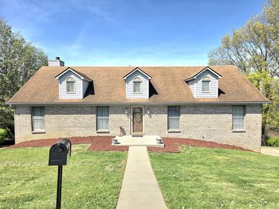1333 Travis Dr