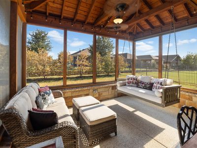3149 Castaway Ln
