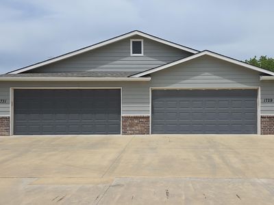 1729-1731 E 69th Ct N