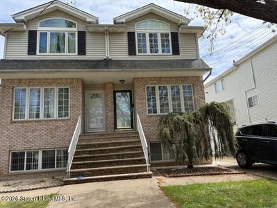 162 Bathgate St