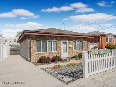 83 Roma Ave
