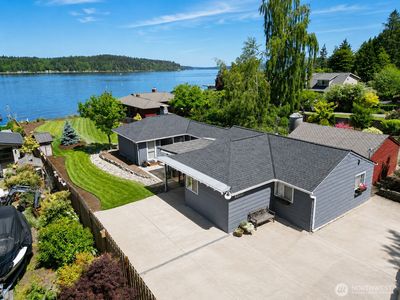 3262 Beach Drive E