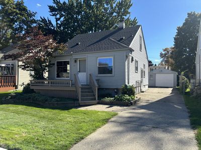 411 Leroy Ave