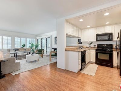 950 N Kings Rd Unit 254