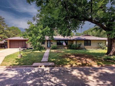 Property at 1810 E 13th Ave, Winfield, KS