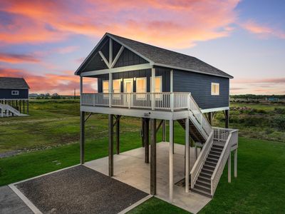 Property at 1041 Sunset Cir W, Crystal Beach, TX