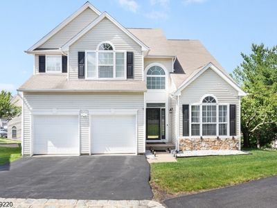 4 Skylands Blvd