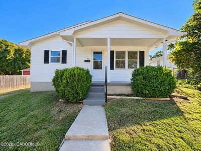 302 S East St