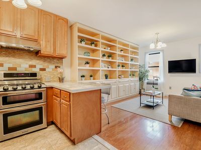 909 E 29th St APT 6G