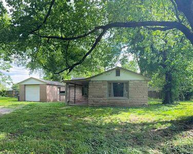2621 Sweetser Ave