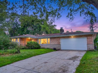 5033 Regent St