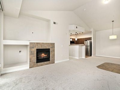 2133 Krisron Rd #C304