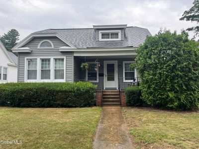 825 Dean Street
