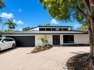 2765 NE 35th Dr