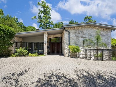 6 Gessner Rd