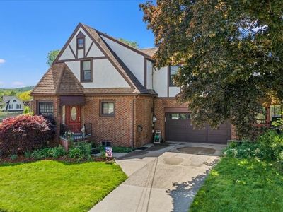196 Leroy St