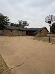 Property at 803 S Howell St, Brownfield, TX