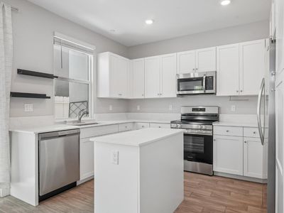 813 Lake Park Cir