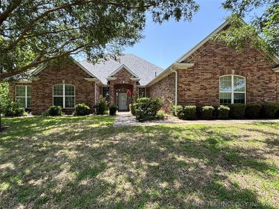 3201 Greenbriar