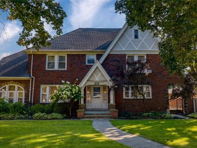 Property at 211 E Schaaf Rd, Brooklyn Heights, OH