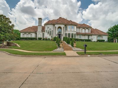 2200 Woodbridge Dr