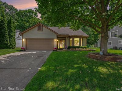 6838 Fox Ln