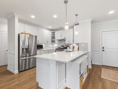 320 Middlesex Ave Unit B-205