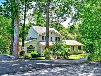 150 N Woods Drive