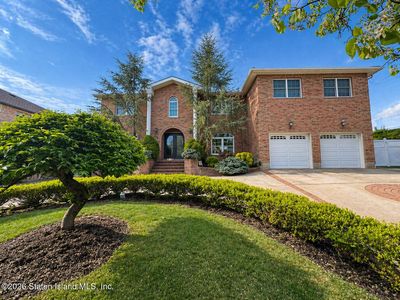 699 Ionia Ave