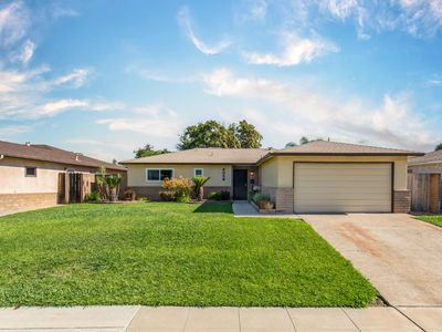 3056 W Acacia Ave