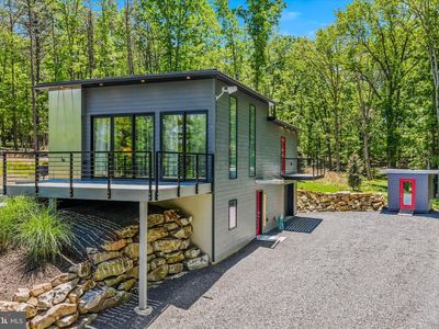 80 Holly Hill Ct